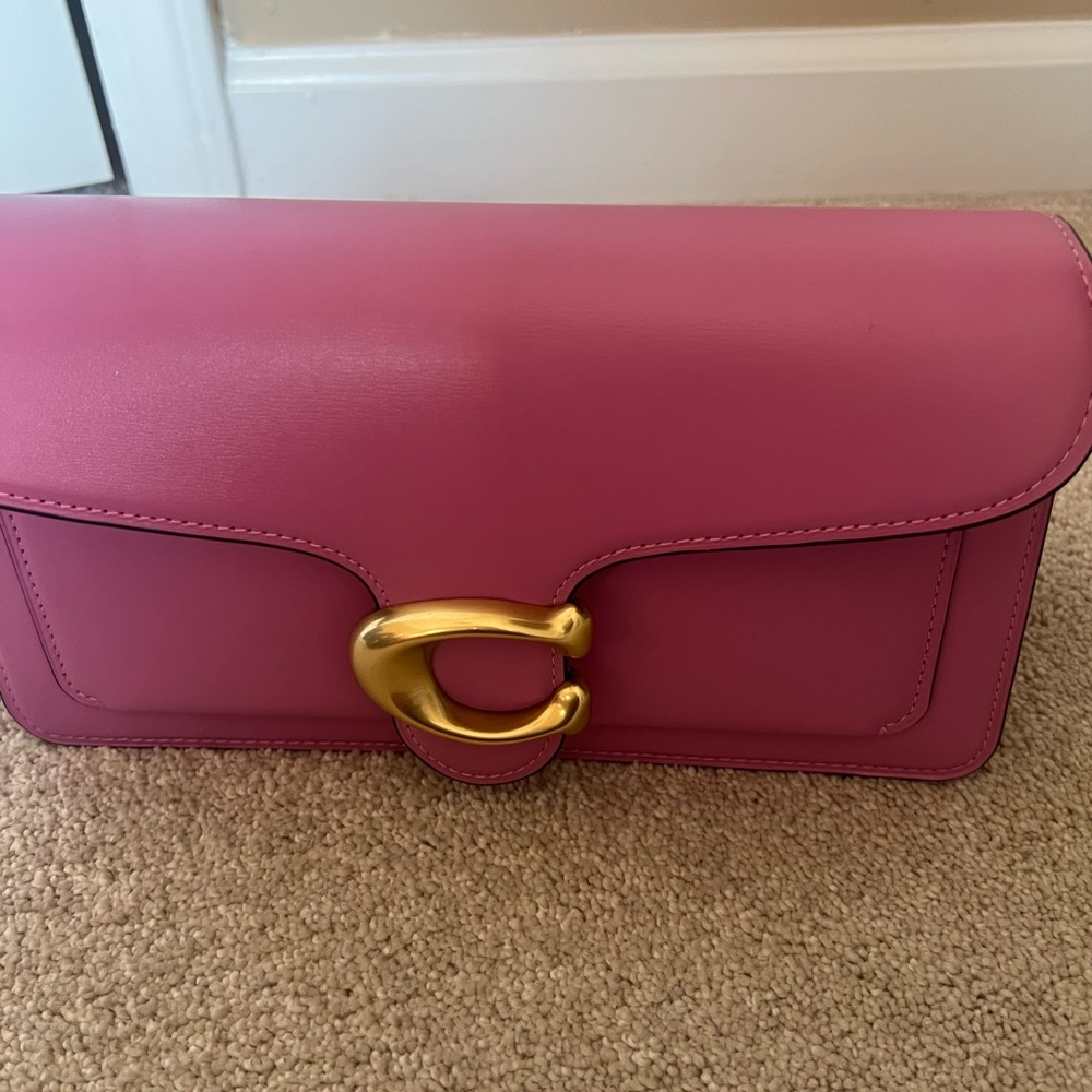 COACH Tabby 26 Pink Crossbody Bag with Gold 'C' Accent - Picture 4 of 12